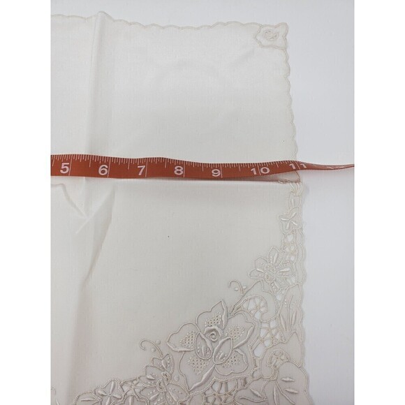 NOS HAND EMBROIDERY HANDKERCHIEFS SET OF TWO CHINESE ASIAN 1980S WEDDING NEW - Picture 11 of 15